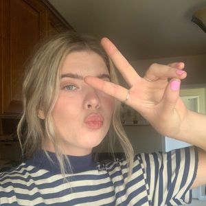 Meet your Posher, Claire